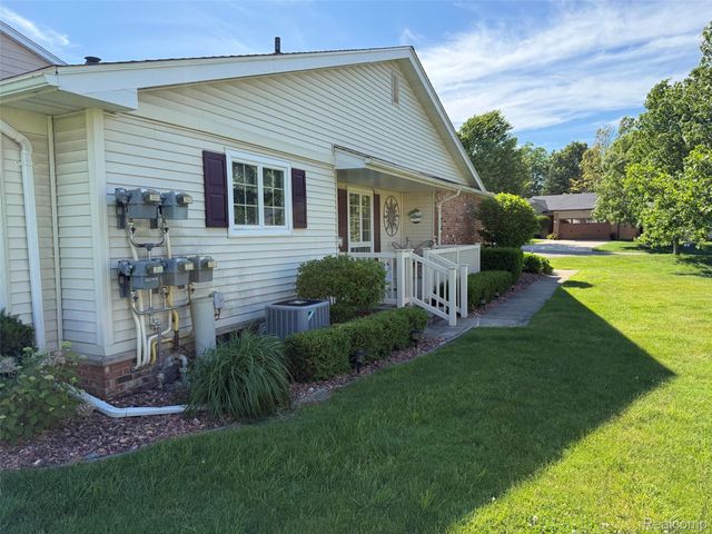 448 Ashley Drive, Grand Blanc, MI 48439