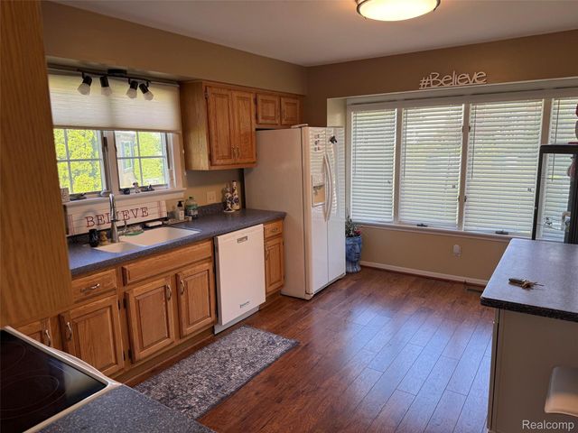 448 Ashley Drive, Grand Blanc, MI 48439