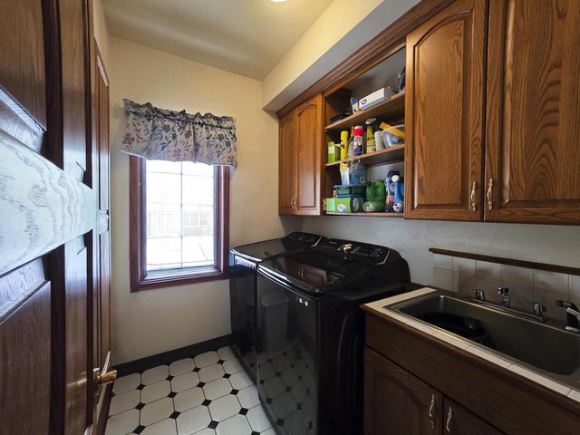 1000 Apache COURT, Fort Atkinson, WI 53538