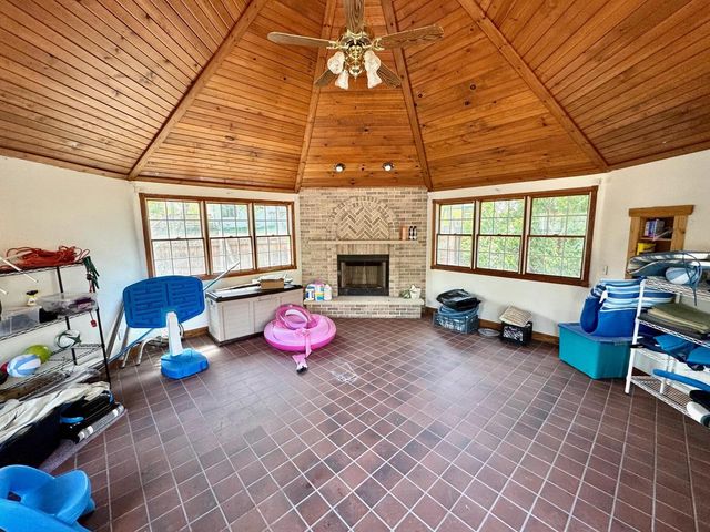 1000 Apache COURT, Fort Atkinson, WI 53538