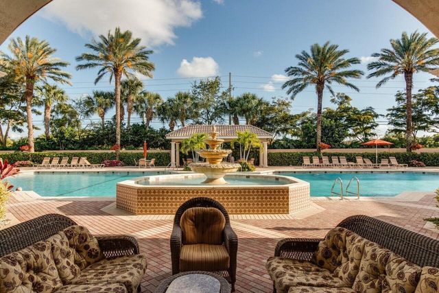6523 Via Trento, Delray Beach, FL 33446