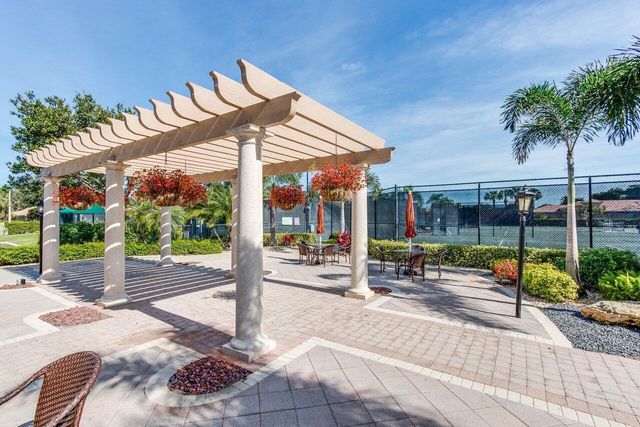6523 Via Trento, Delray Beach, FL 33446
