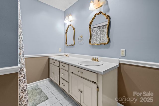 1378 Shadowfax Wynd None, Hickory, NC 28602