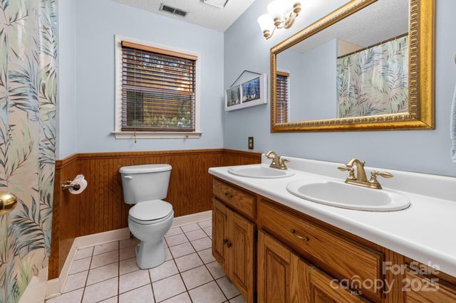 1378 Shadowfax Wynd None, Hickory, NC 28602