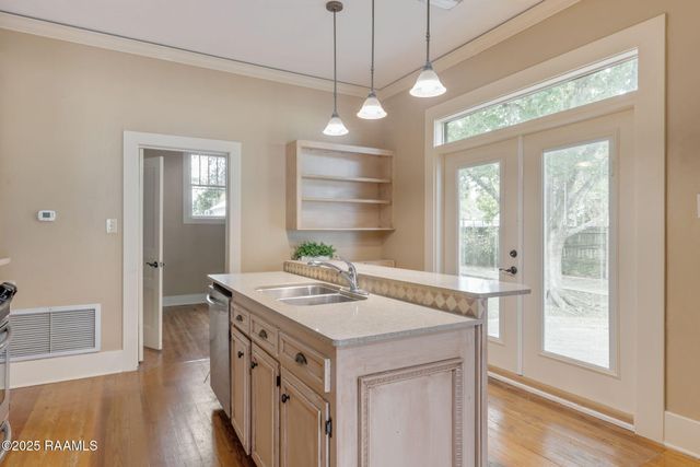 109 N Henry Street, Abbeville, LA 70510