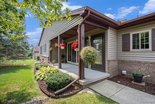 5045 Sandalwood Drive, Grand Blanc, MI 48439