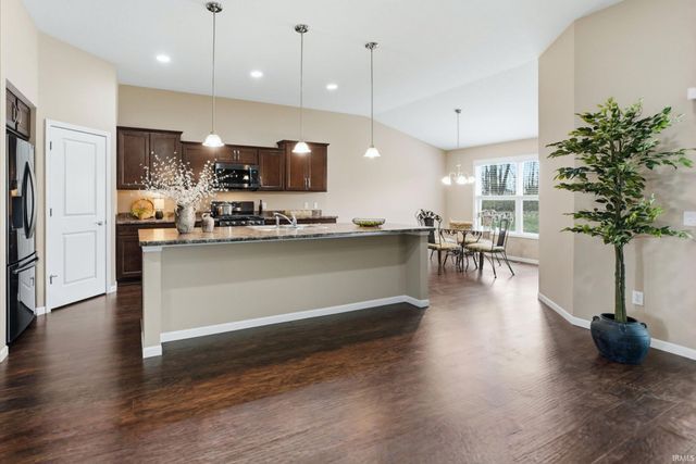 1804 Cymbeline Court, Fort Wayne, IN 46818