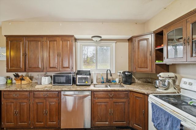 851 Academy Road, Holly Township, MI 48442