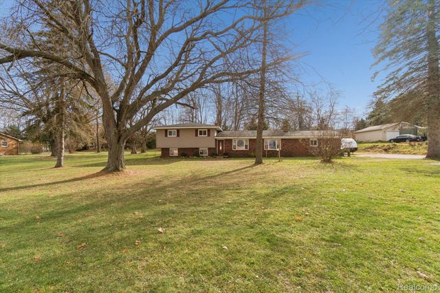 851 Academy Road, Holly Township, MI 48442