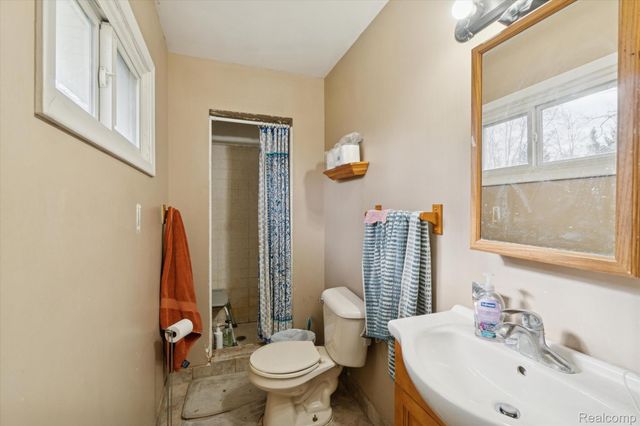 851 Academy Road, Holly Township, MI 48442