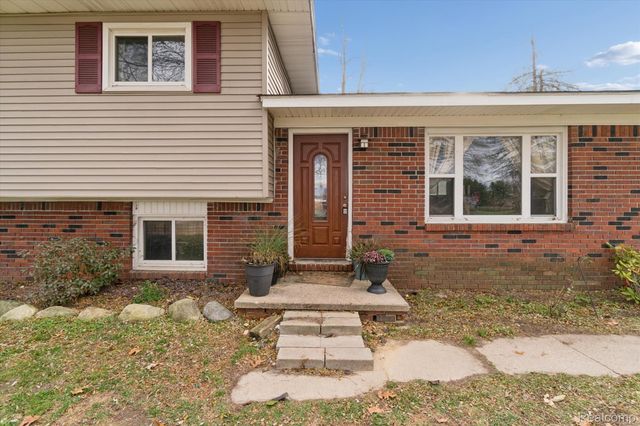 851 Academy Road, Holly Township, MI 48442