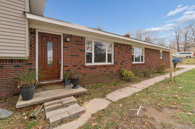 851 Academy Road, Holly Township, MI 48442