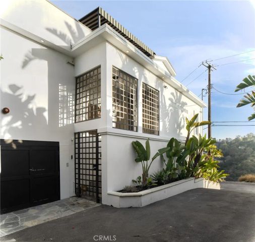 3642 Alta Mesa Drive, Studio City, CA 91604