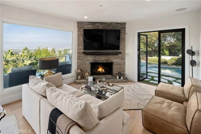 3642 Alta Mesa Drive, Studio City, CA 91604