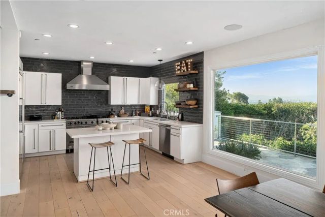 3642 Alta Mesa Drive, Studio City, CA 91604