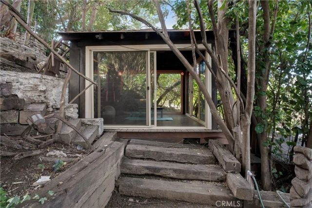 3642 Alta Mesa Drive, Studio City, CA 91604