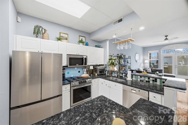 405 W 7th Street 508, Charlotte, NC 28202