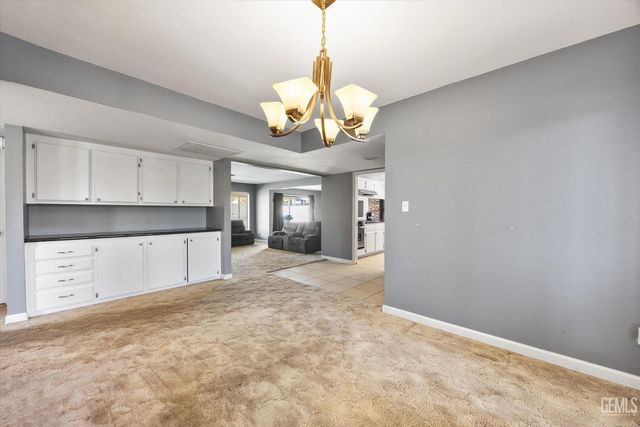 6417 Olympia Drive, Bakersfield, CA 93309