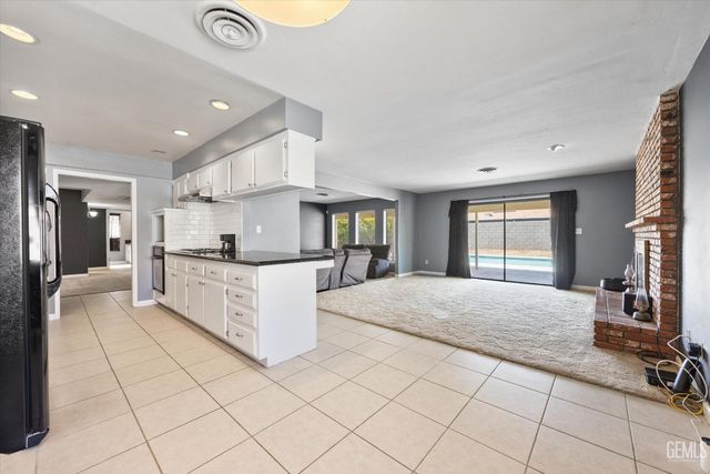 6417 Olympia Drive, Bakersfield, CA 93309