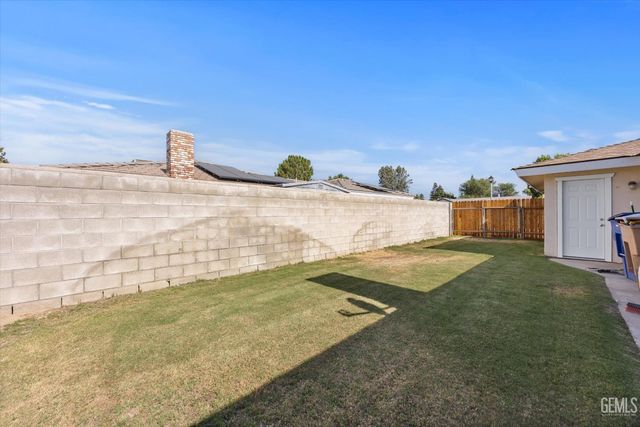 6417 Olympia Drive, Bakersfield, CA 93309