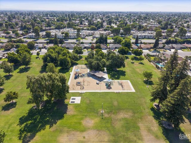 6417 Olympia Drive, Bakersfield, CA 93309