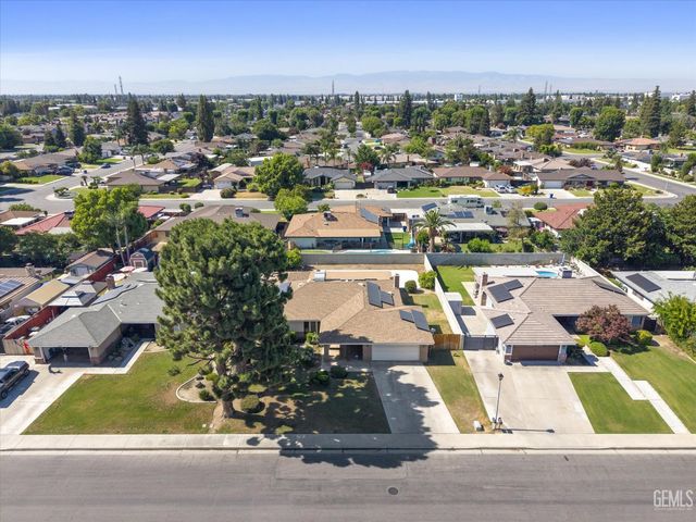6417 Olympia Drive, Bakersfield, CA 93309
