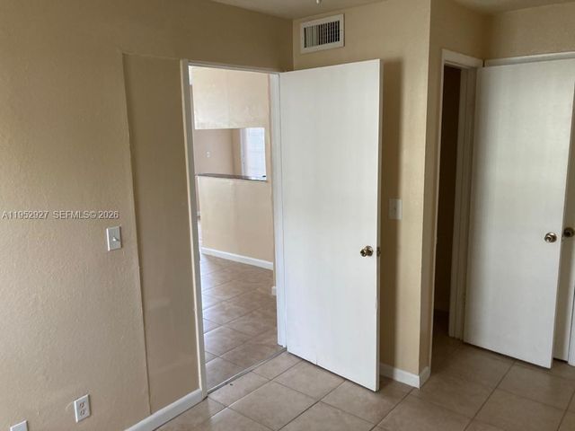 8705 NW 39th St 0, Sunrise, FL 33351