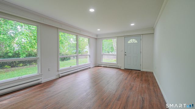 24 Sunfield Circle, Waterbury, CT 06708