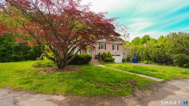 24 Sunfield Circle, Waterbury, CT 06708