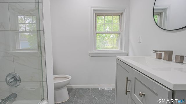 24 Sunfield Circle, Waterbury, CT 06708