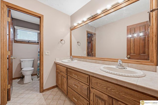 1693 S 153rd Street, Omaha, NE 68144