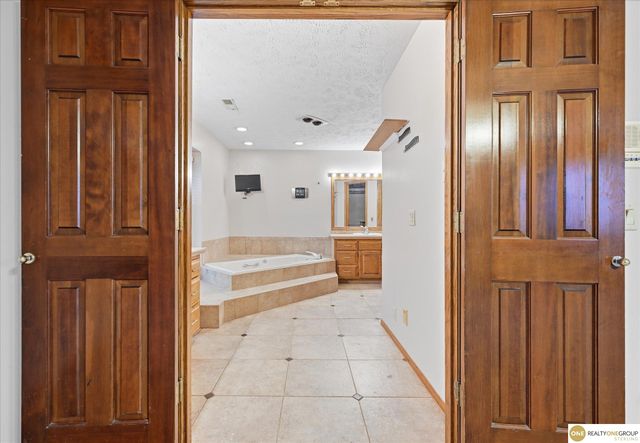 1693 S 153rd Street, Omaha, NE 68144