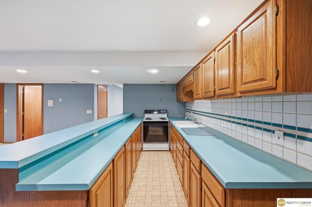 1693 S 153rd Street, Omaha, NE 68144