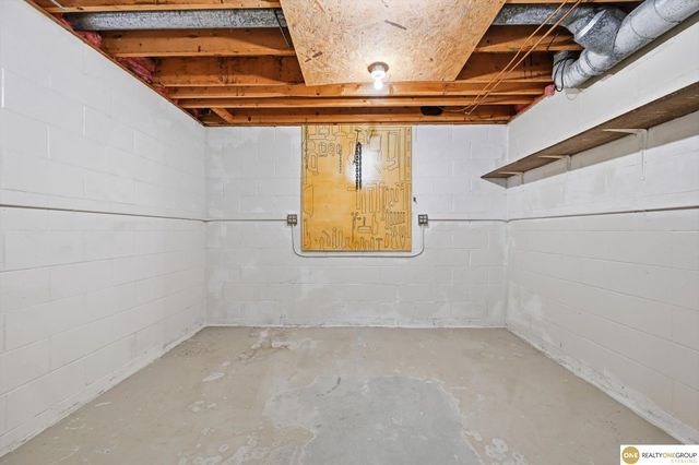 1693 S 153rd Street, Omaha, NE 68144