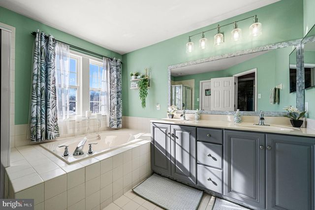 38 WICK DR, Parkesburg, PA 19365