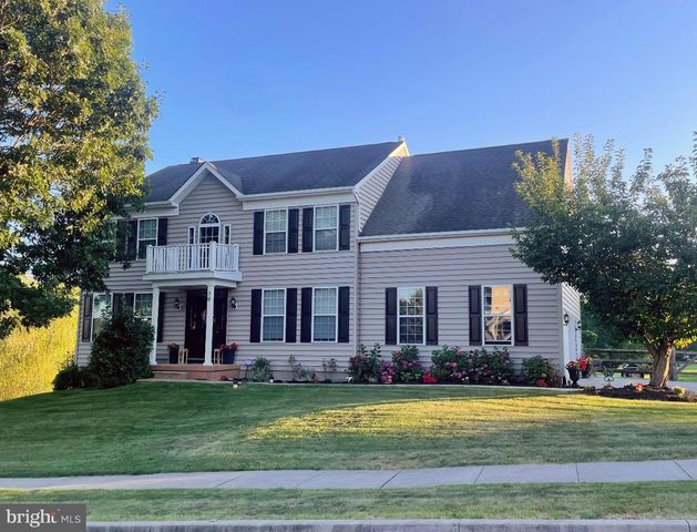 38 WICK DR, Parkesburg, PA 19365