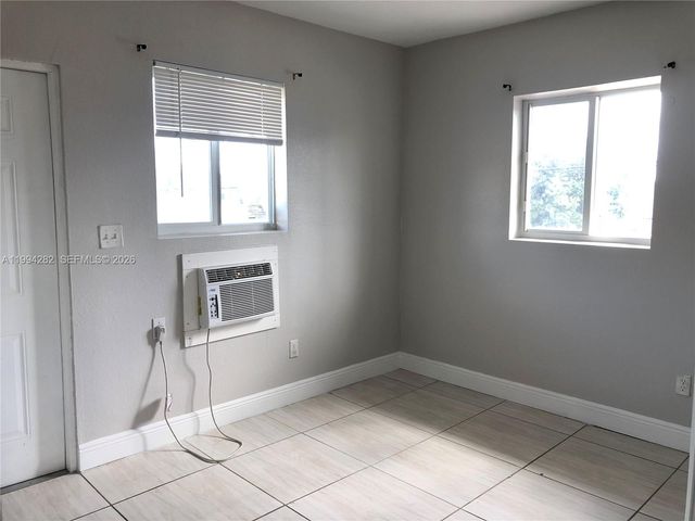 1940 Washington Ave 11, Opa-locka, FL 33054