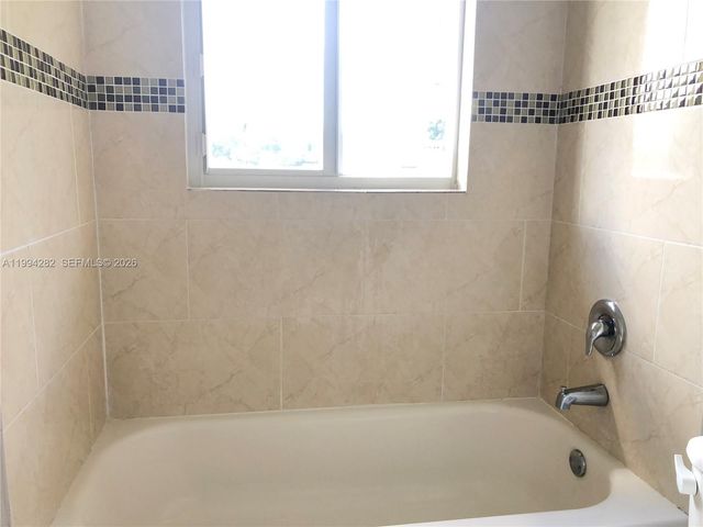 1940 Washington Ave 11, Opa-locka, FL 33054