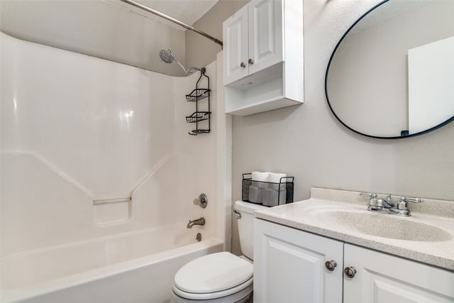 700 Oak Grove Lane, Royse City, TX 75189