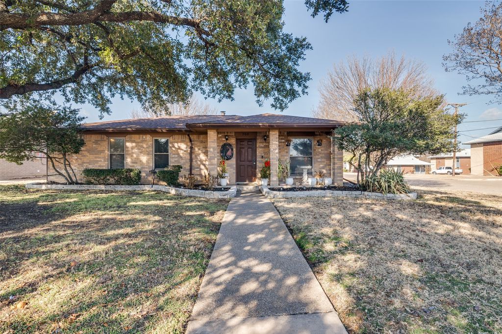 700 Oak Grove Lane, Royse City, TX 75189