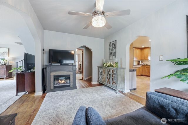 3631 E I Street, Tacoma, WA 98404