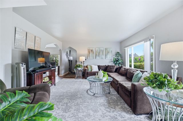 3631 E I Street, Tacoma, WA 98404