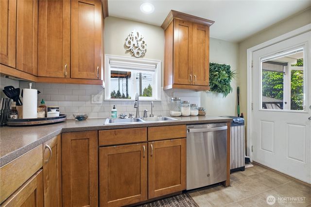 3631 E I Street, Tacoma, WA 98404