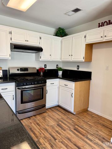 9804 Battersea Park Drive, Bakersfield, CA 93312