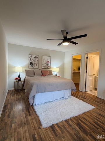 9804 Battersea Park Drive, Bakersfield, CA 93312