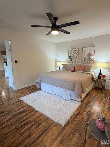 9804 Battersea Park Drive, Bakersfield, CA 93312