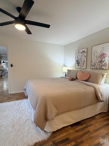 9804 Battersea Park Drive, Bakersfield, CA 93312