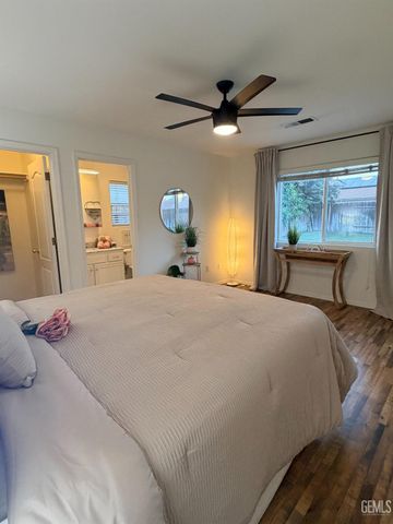 9804 Battersea Park Drive, Bakersfield, CA 93312