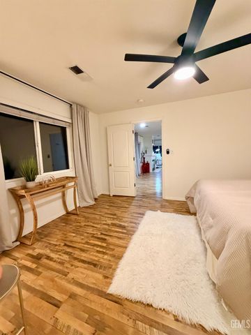 9804 Battersea Park Drive, Bakersfield, CA 93312