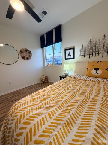 9804 Battersea Park Drive, Bakersfield, CA 93312